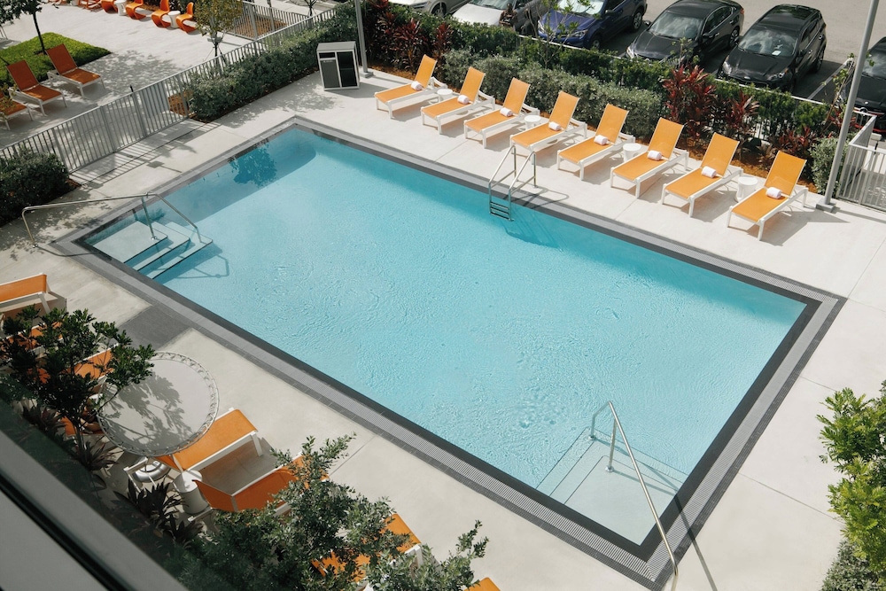 Aloft Miami Airport - photo 12