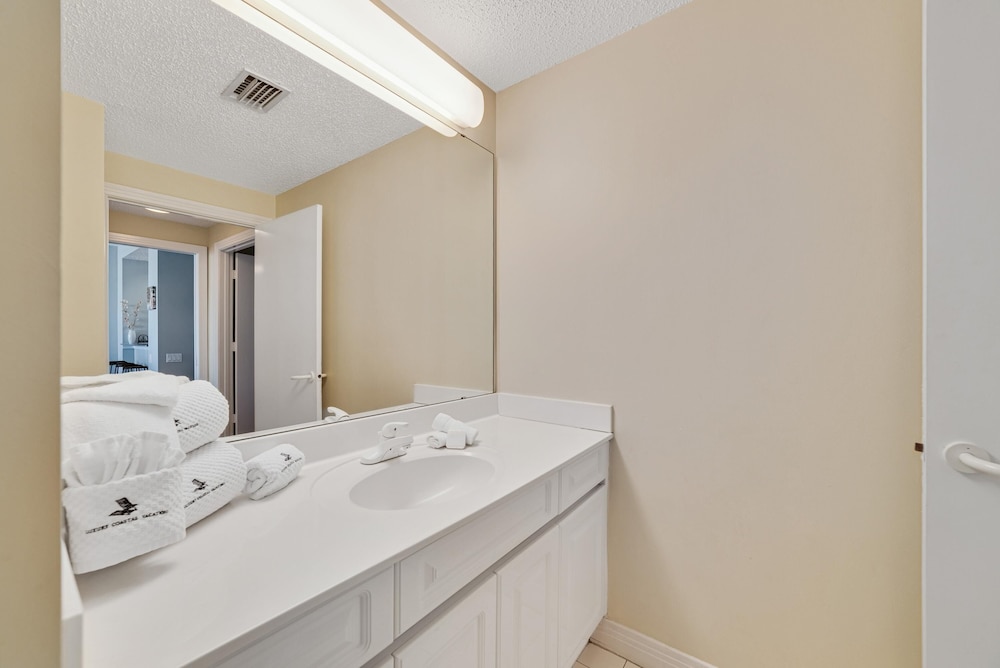 Beach Colony Tower 12B - photo 17