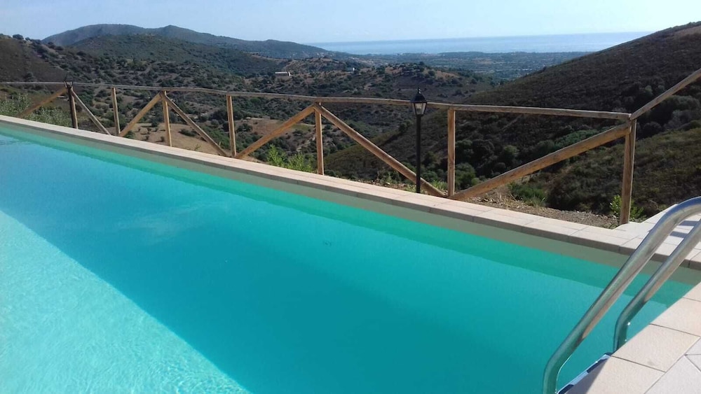 La Janna Di La Faj — 4-Star Luxury Hotel in Budoni, Italy
