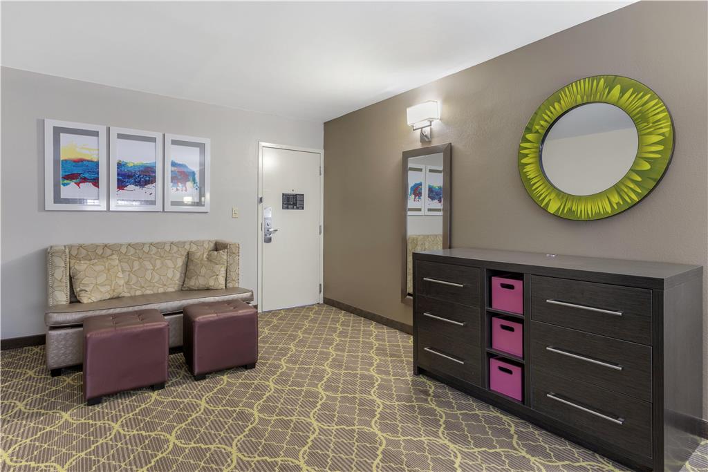 Best Western Plus Clemson Hotel & Conference Center - photo 15