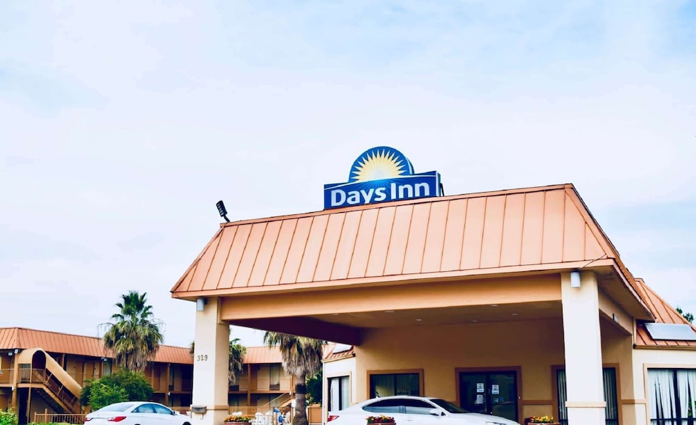 Days Inn by Wyndham Burleson Ft. Worth - photo 3