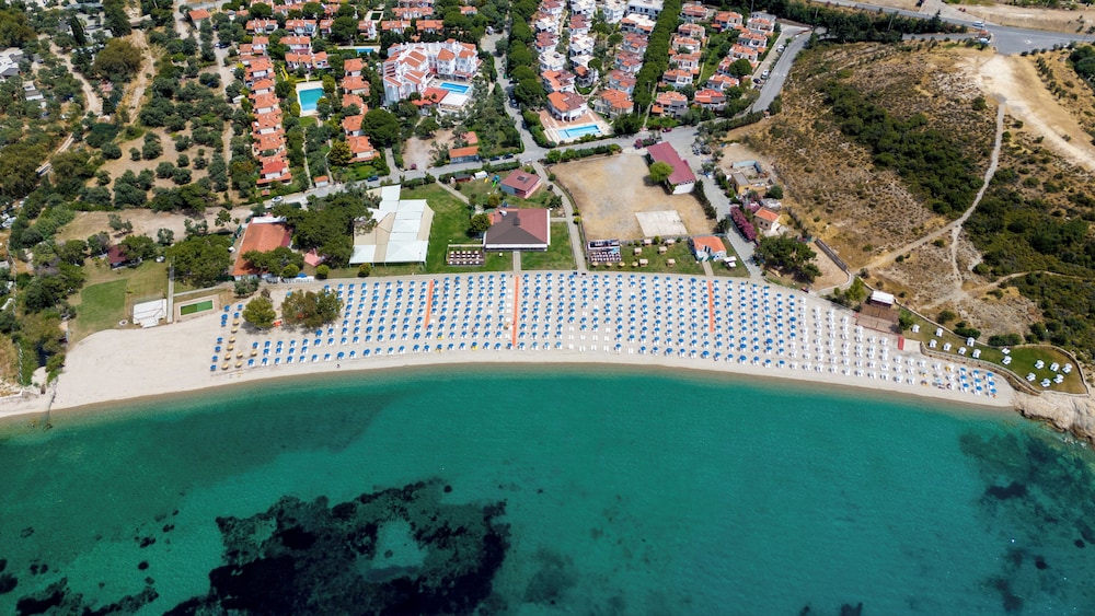 Hanedan Beach Hotel in Foca, Turkey