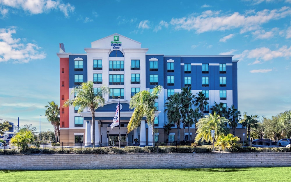 Holiday Inn Express Hotel & Suites Orlando International Drive