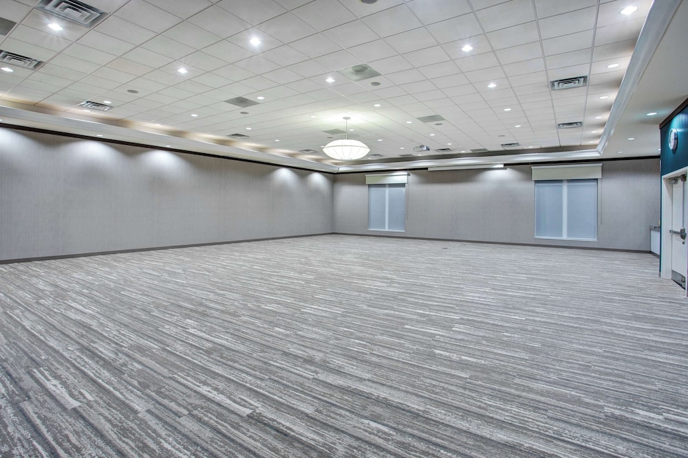 Hilton Garden Inn Benton Harbor St. Joseph - photo 33