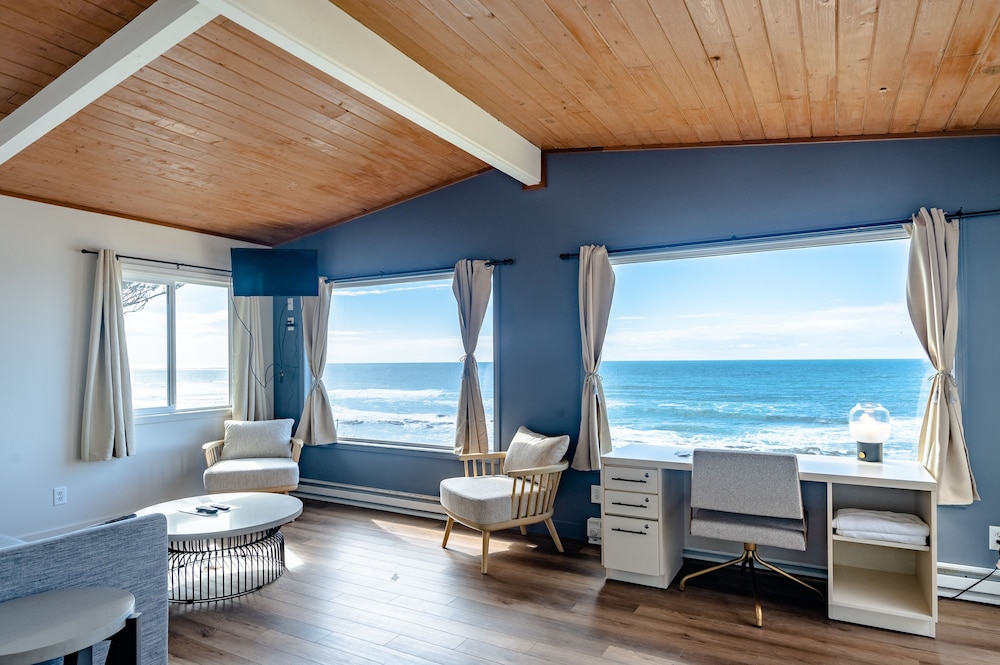 Seagull Beachfront Inn - photo 51