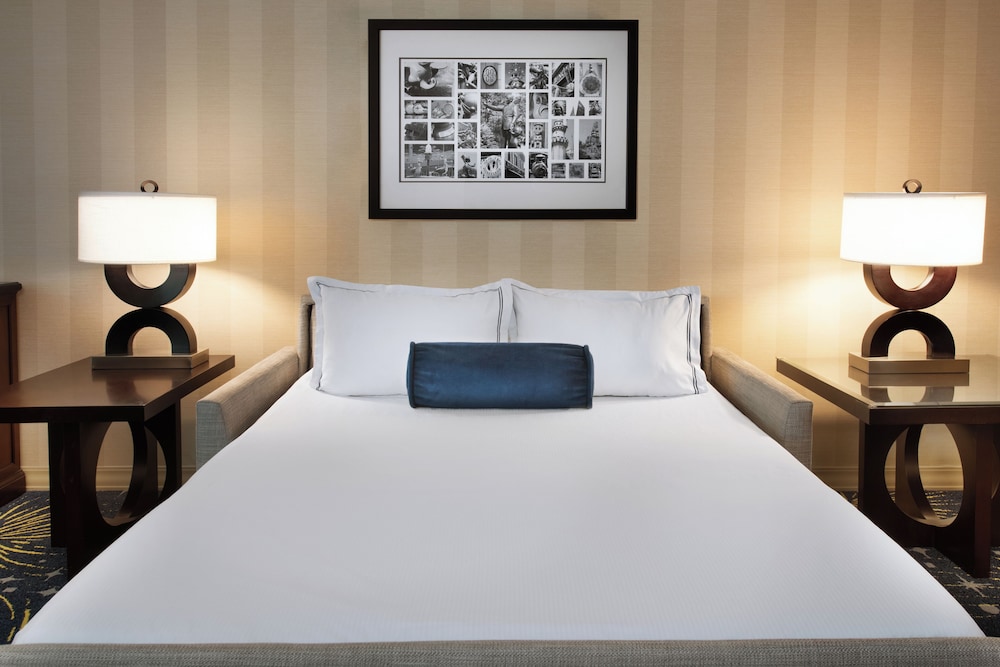 Disneyland Hotel - photo 30