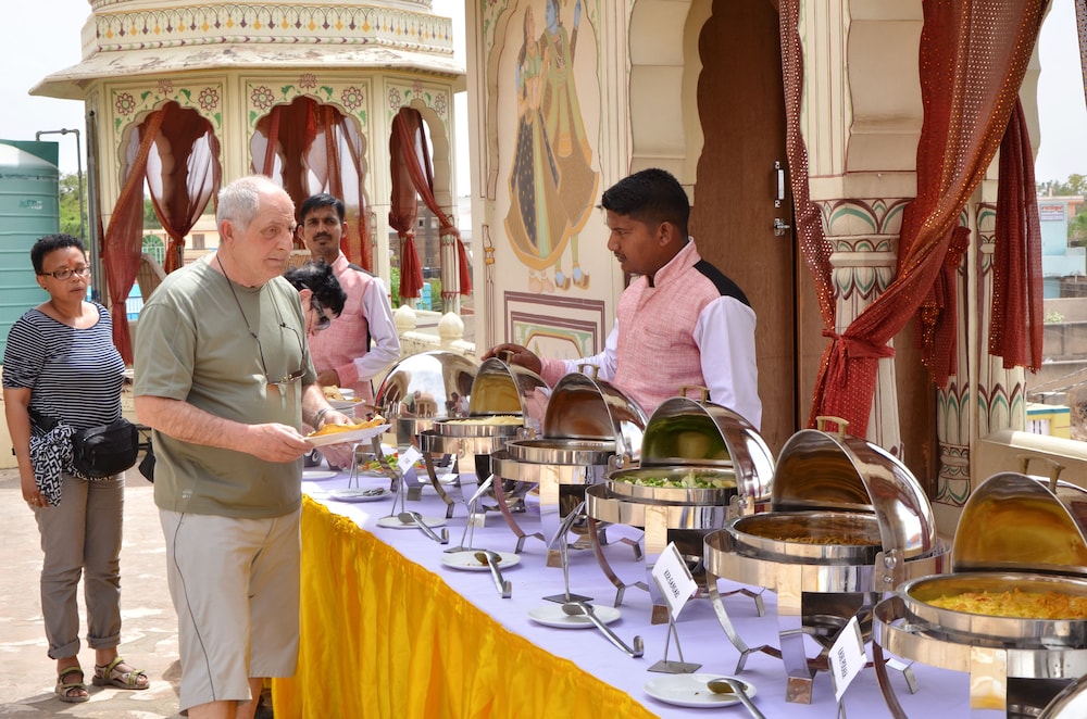 Hotel Royal Rest Jhunjhunu — Jhunjhunun