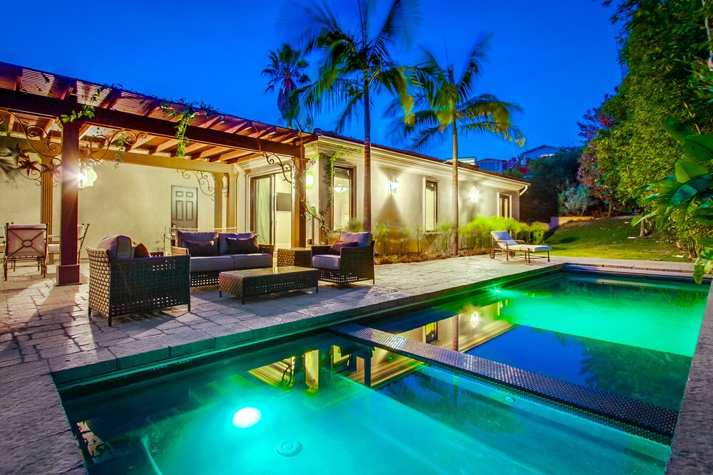 Tropical 5br La Jolla Retreat By Namastay — La Jolla