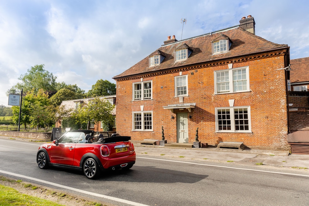 The Bell Inn - carbon neutral hotel in Lyndhurst