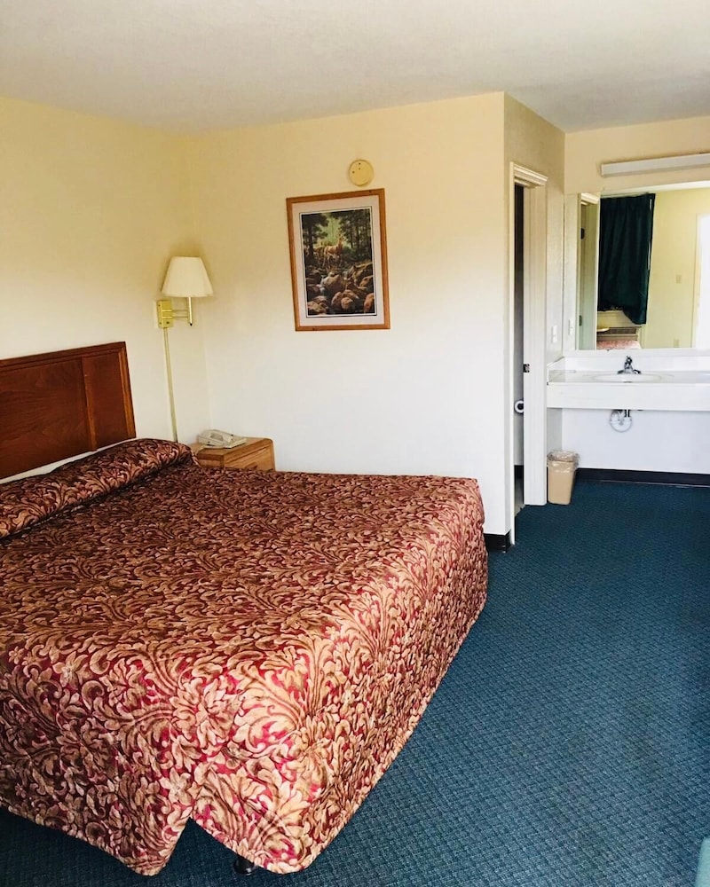 Rest Inn Motel - photo 16