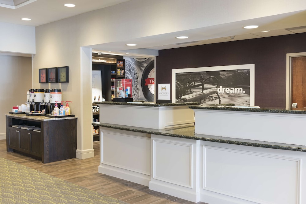 Hampton Inn & Suites Hartford Manchester - photo 3