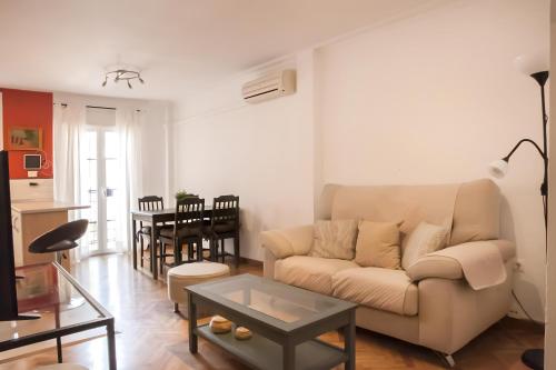 Apartamento Alfaqueque — 4-Star Luxury Hotel in Sevilla, Spain