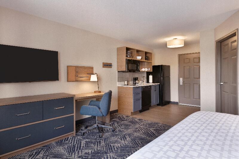 Candlewood Suites Springfield North - photo 24