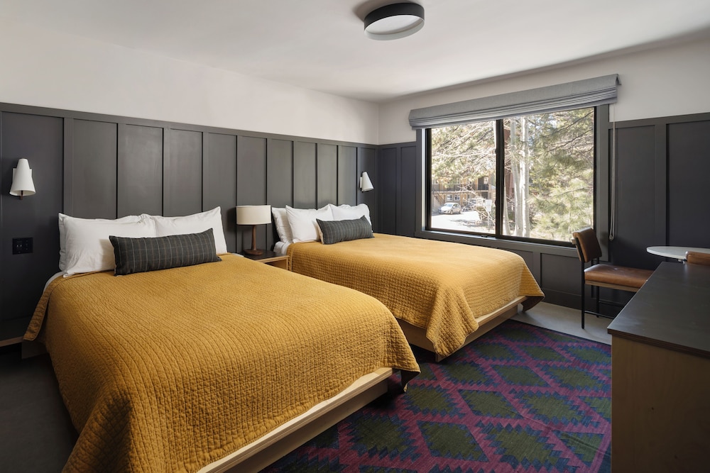 The Coachman Hotel - photo 27