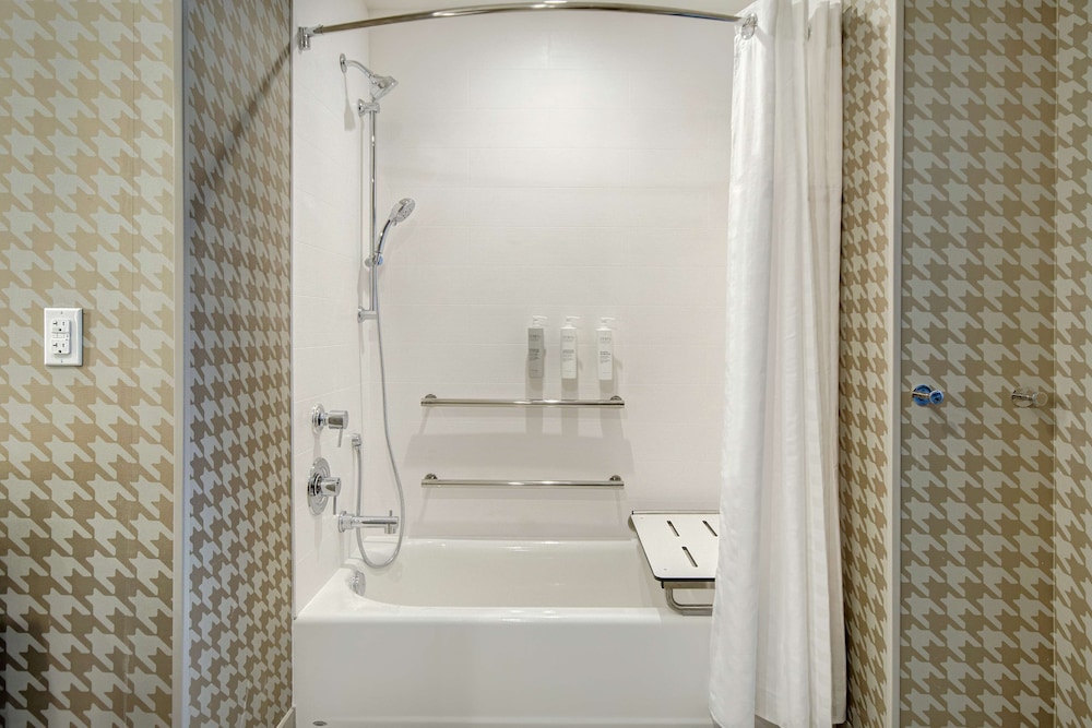 Home2 Suites by Hilton Las Vegas North - photo 24
