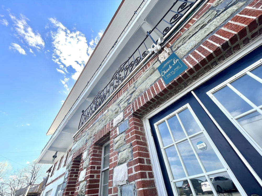 Skyline Village Inn - photo 107