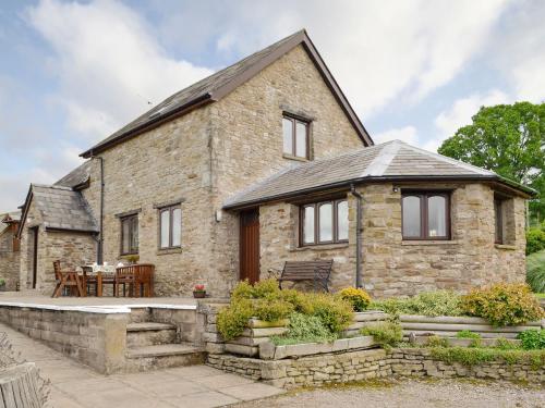 White Hill Farm Cottage — 5-Star Luxury Hotel in Monmouth, United Kingdom