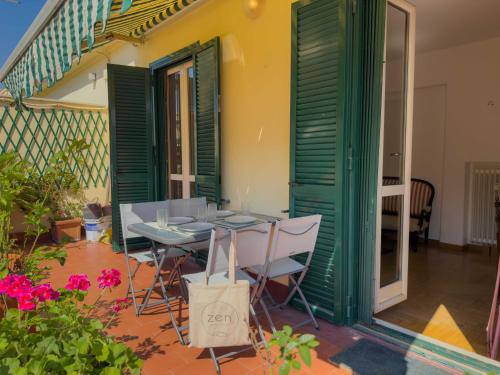 Casa Arezzo silenzioso trilocale con terrazzino privato Cale 06 — 4-Star Luxury Hotel in Rome, Italy