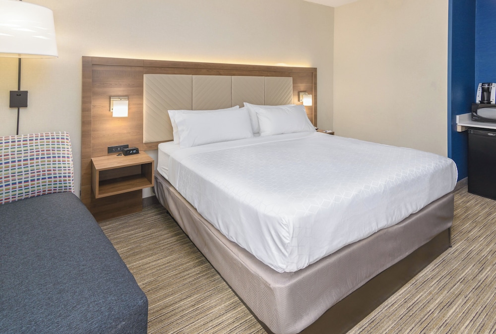 Holiday Inn Express Southington by IHG - photo 17