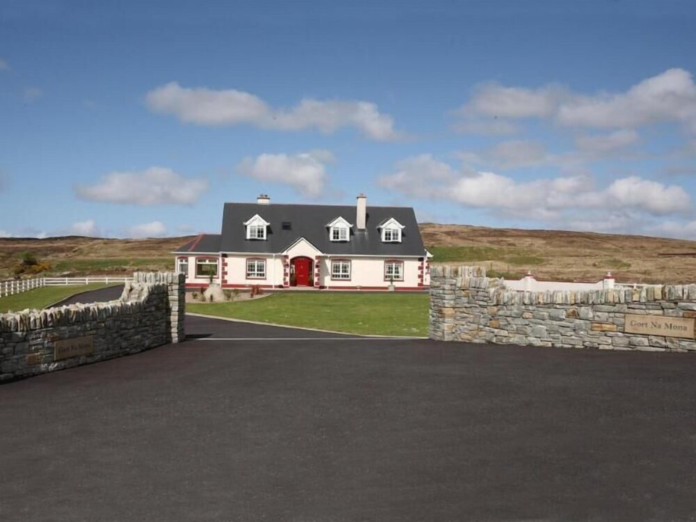 Gort Na Mona B&B — 4-Star Luxury Hotel in Donegal, Republic of Ireland
