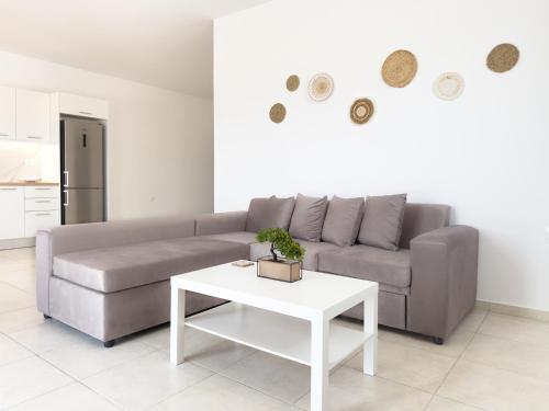 Thanos' seaside suite — 4-Star Luxury Hotel in Oropos, Greece