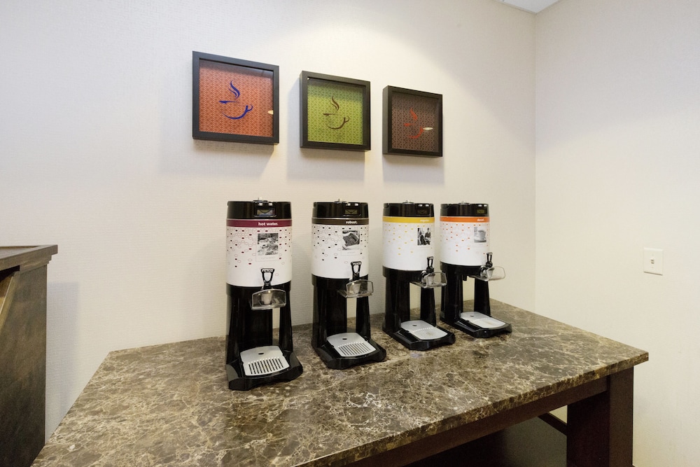 Hampton Inn Pittsburgh Bridgeville - photo 53