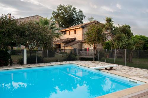 Mas Des Fleurs Mimosa in Perpignan, France