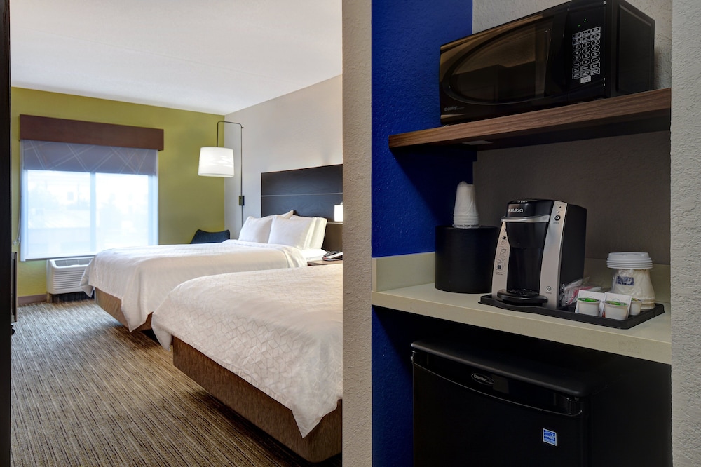 Holiday Inn Express & Suites Smyrna - photo 4