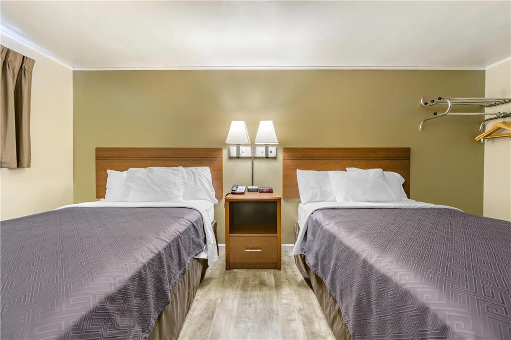 Econo Lodge Bellefonte I 99 - photo 8