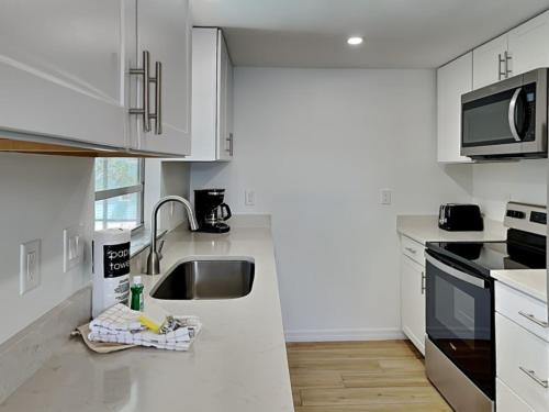 5481 Oak Ridge in Fort Myers Beach, United States