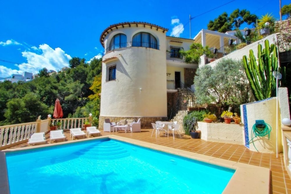Monica II holiday home with private swimming pool in Benissa — 4-Star Luxury Hotel in Benissa, Spain