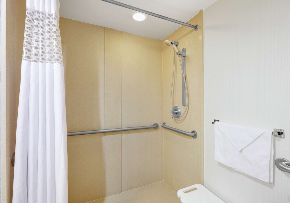 Hampton Inn Los Angeles Carson Torrance - photo 26