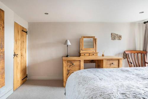 Primrose Cottage with Log Burner