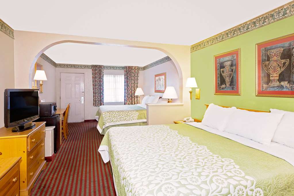 Days Inn & Suites by Wyndham Starkville - photo 13