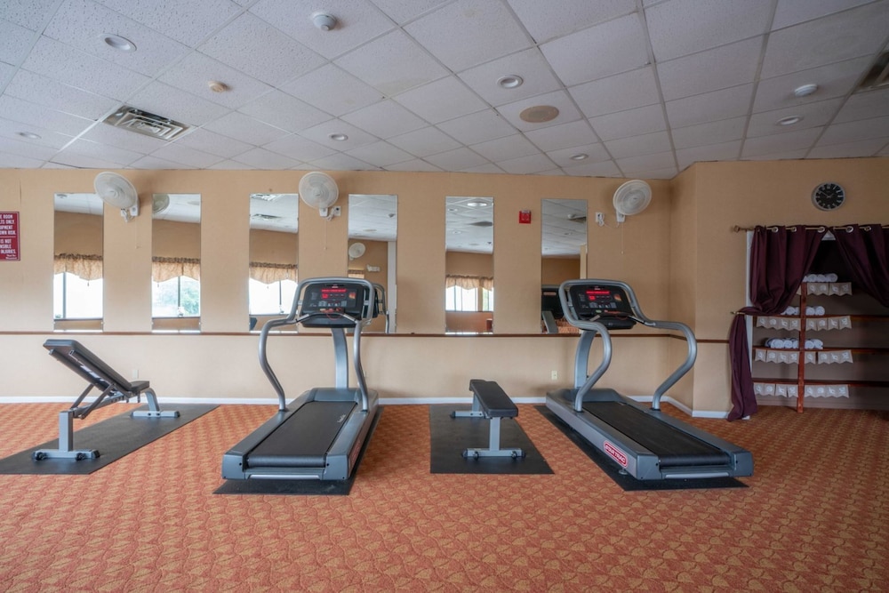 Admiralty Inn & Suites a Red Collection Hotel - photo 40