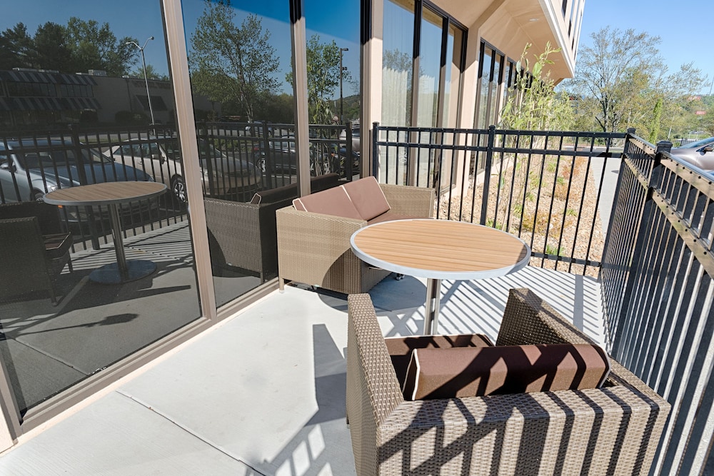 Holiday Inn Knoxville N Merchant Drive by IHG - photo 17
