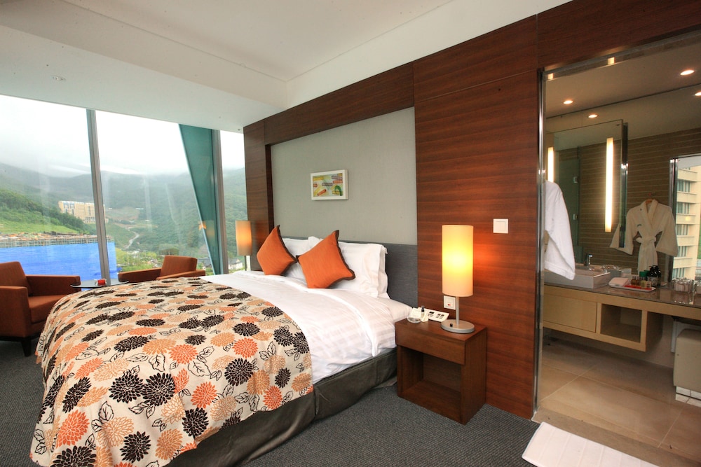 High1 Grand Hotel Convention Tower in Unknown City, South Korea