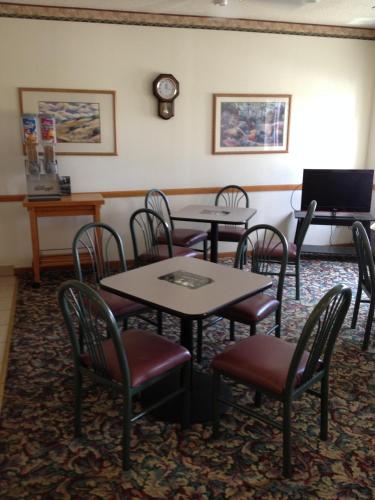 Super 8 Motel Ripley - photo 15