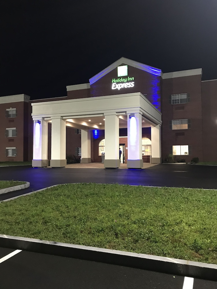 Holiday Inn Express Canton Potsdam - photo 31