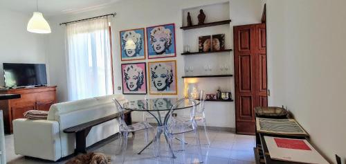 Appartamento I Cipressi — 4-Star Luxury Hotel in Castiglione Del Lago, Italy