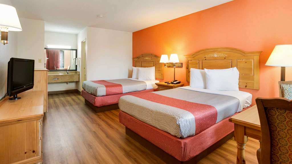 Motel 6 Clarksville TN - photo 4