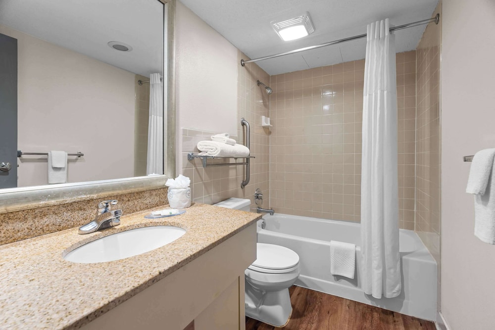 Quality Inn & Suites Mall of America MSP Airport - photo 22
