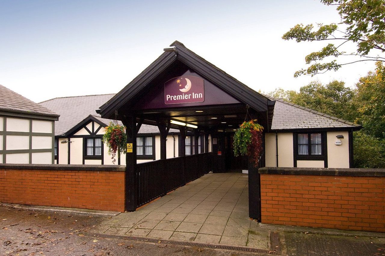Premier Inn Manchester Swinton — hotel in Salford