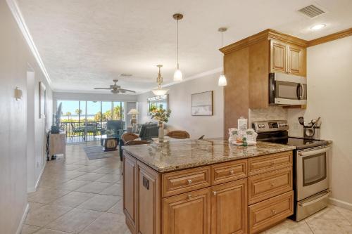 Crescent Royale Condominiums 205 — 4-Star Luxury Hotel in Siesta Key, United States