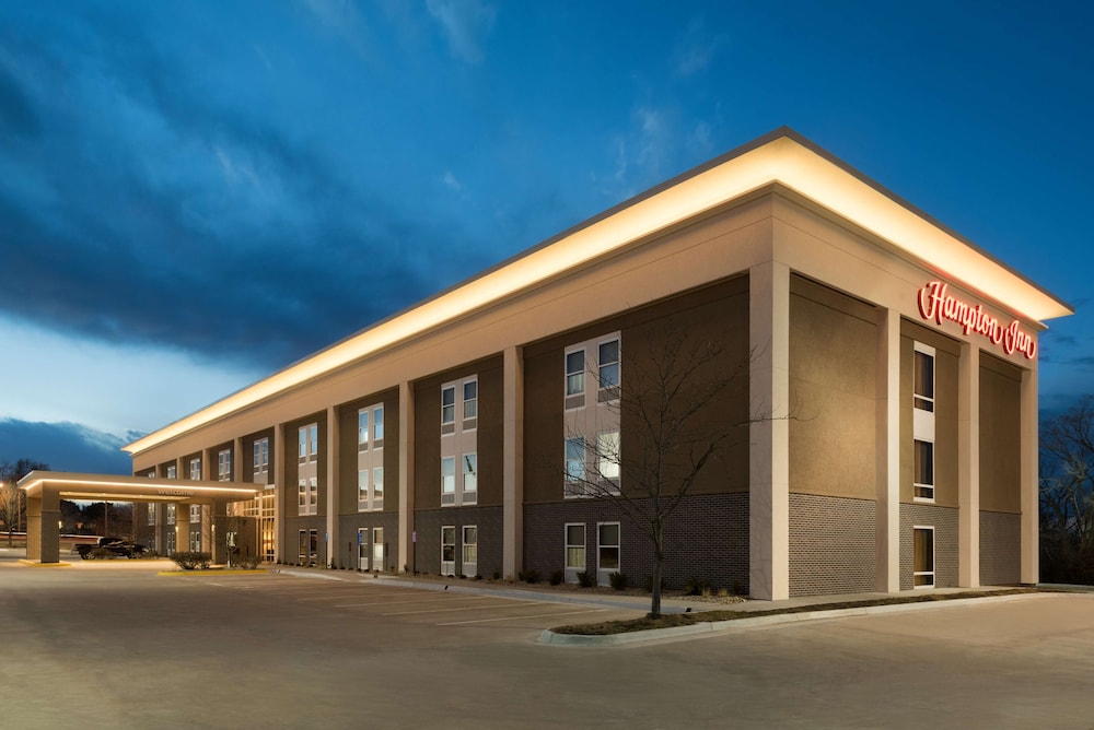 Hampton Inn Lawrence - featured photo