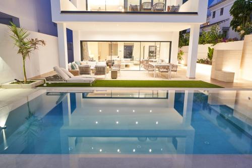 Villa Cristina — 4-Star Luxury Hotel in Nerja, Spain