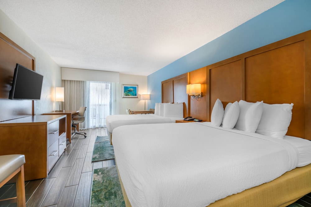 Tropical Winds Oceanfront Hotel - photo 38
