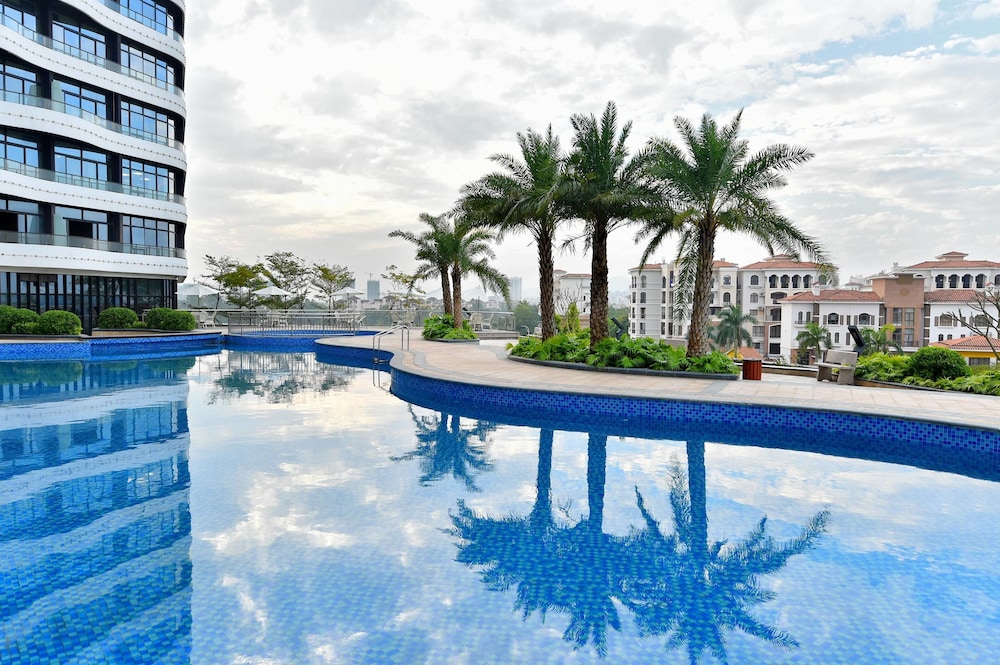 Grand Skylight Int’l Hotel Huizhou in Huizhou, People's Republic of China