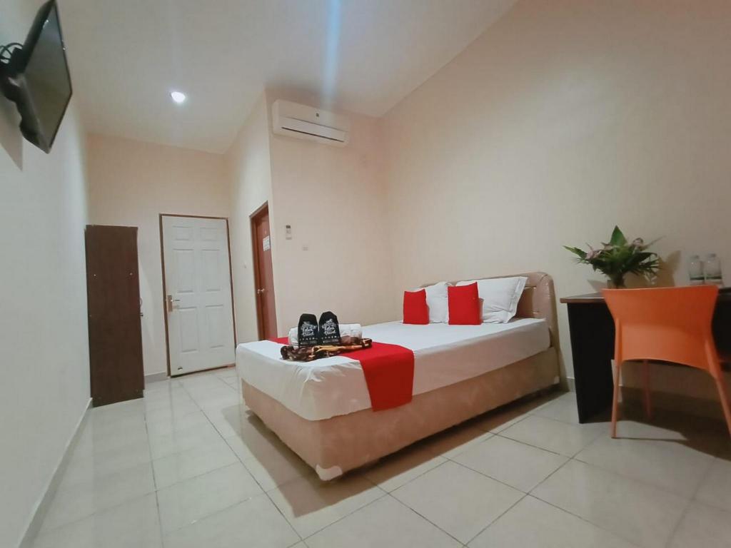 Reddoorz Near Jalan Wolter Monginsidi Manado — Manado