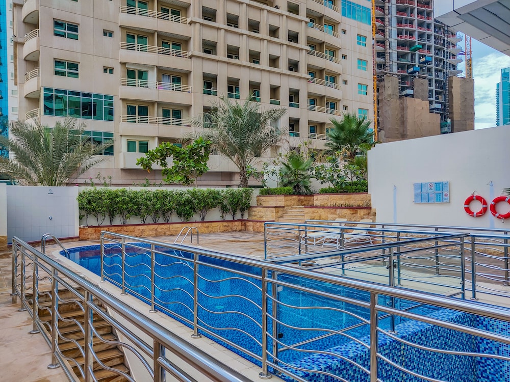 HiGuests Opal Tower Marina — 5-Star Luxury Hotel in Dubai, United Arab Emirates